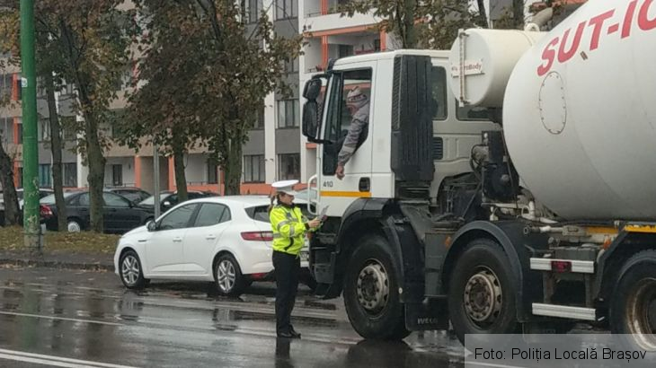 BRAȘOV. Zeci de camioane verificate de Poliția Locală și ISCTR, la intrare în oraș (FOTO) 1 IMG-20191004-WA0038_273462.jpg