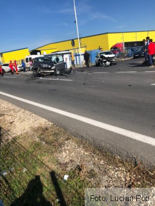 BRAȘOV. ULTIMA ORĂ. Accident lângă Hornbach! (FOTO) 1 IMG-20191015-WA0007_273986.jpg