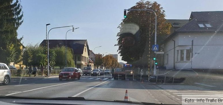 Update. BRAŞOV. Erau probleme cu semaforul, la „zebra” unde au fost loviţi cei doi pietoni?! Una dintre victime, în COMĂ 1 accidentaurelvlaicu3.jpg