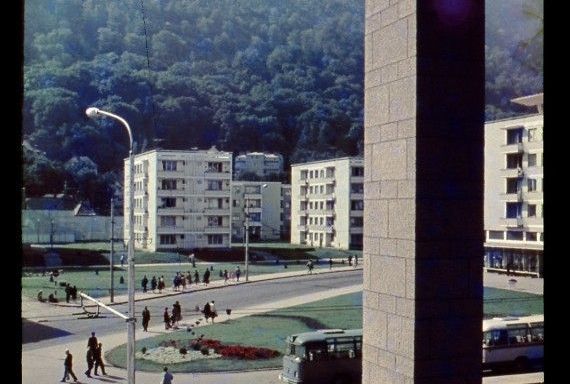 ISTORIA BRAȘOVULUI. Recunoașteți zona? 1 fotodinbalconulteatruluidramatic1964arhivadigitalauniuniiarh
