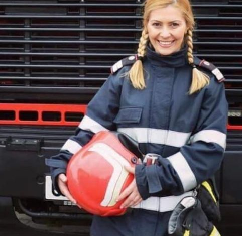 BRAŞOV. Pompierul cu cosiţe blonde, „înger” pentru un bărbat înjunghiat în gât 1 laurapapuc.jpg