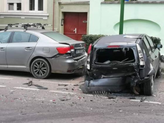 BRAȘOV. Accident misterios pe strada De Mijloc 1 masini-avariate_273560.jpg