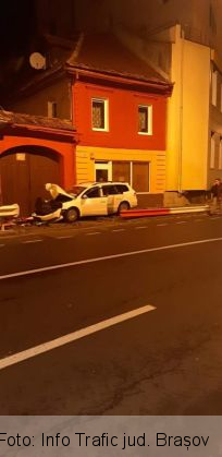 Update. BRAȘOV. Incident fără victime, dar cu pagube materiale, pe strada Iuliu Maniu (FOTO) 1 FB_IMG_1574408290059_275293.jpg