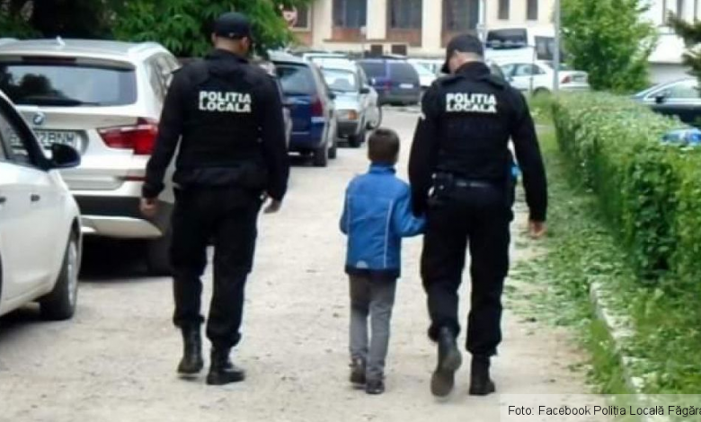 Județul BRAȘOV. Copil de 7 ani, observat în timp ce rătăcea pe străzi 1 FB_IMG_1574777486932_275425.jpg