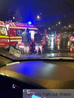 BRAȘOV. ULTIMA ORĂ. Pieton lovit de mașină pe strada Carpaților! Update: Victima, o tânără de 20 de ani (FOTO) 1 FB_IMG_1575042433949_275526.jpg