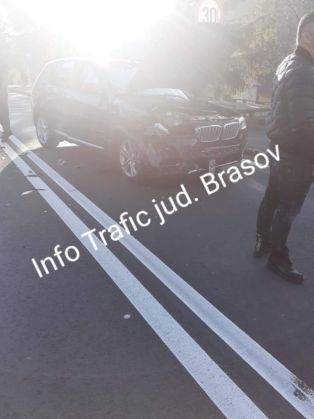 BRAŞOV. ATENŢIE: Coliziune pe DN 1 şi TIR ajuns în şanţ, pe DN 1A! (FOTO) 1 accident la predeal 3_274885.jpg