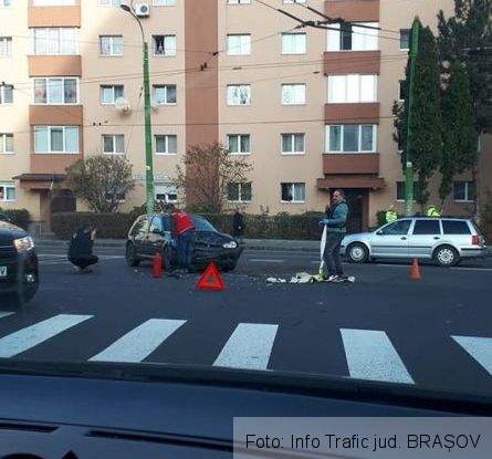 BRAŞOV. Accident cu două victime, la intersecţia străzilor Carpaţilor şi Vasile Alecsandri (FOTO) 1 accidentpecarpatilor.jpg