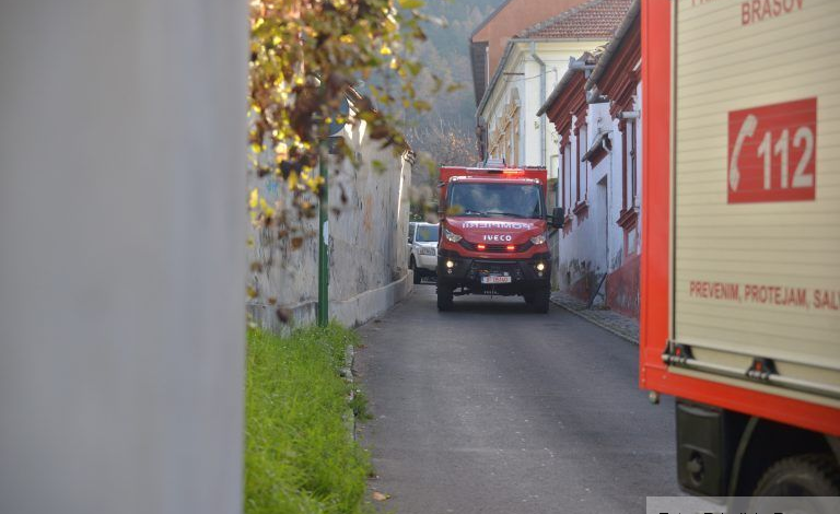 BRAŞOV. Autospeciale de 1,55 milioane de lei, pentru URGENŢELE din Şchei şi alte zone greu accesibile din oraş 1 autospecialeschei.jpg
