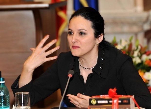 Făgărăşeanca Alina Bica - RĂMÂNE CUM S-A STABILIT! 1 bica2.jpg