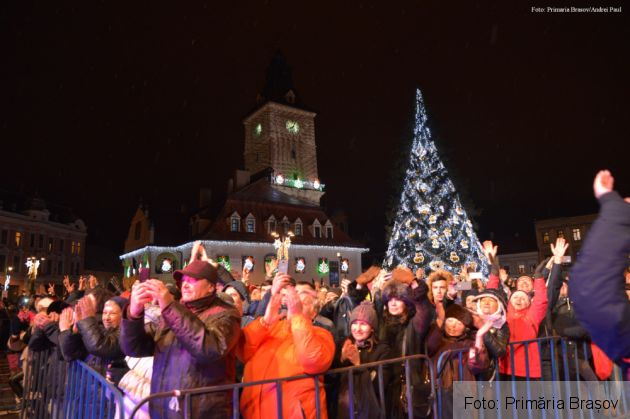BRAȘOV. Cine cântă la aprinderea luminițelor din Piața Sfatului 1 brad 2017_2018_primariabv_andreipaulfoto_93_275521.jpg