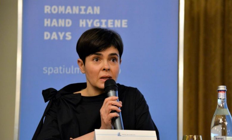 dr-andreeamoldovan.jpg