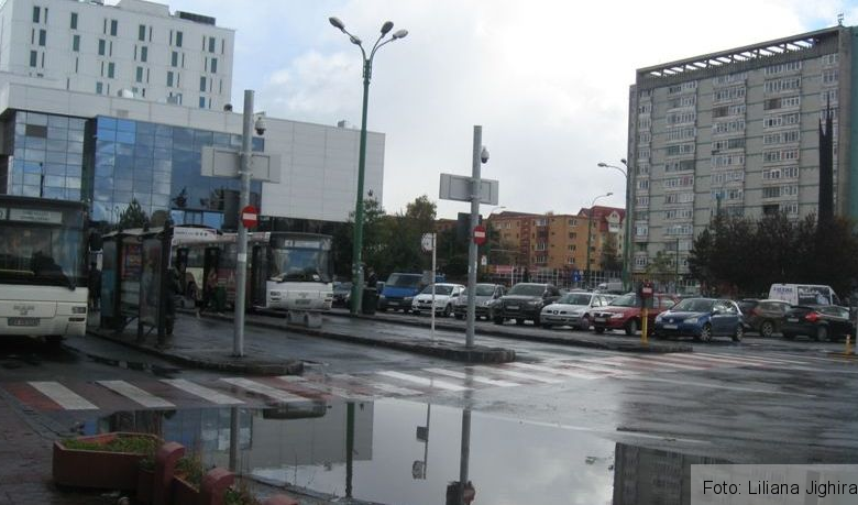 BRAȘOV. Copii filmați inhalând aurolac. Polițiștii spun că nu au ce să le facă (VIDEO) 1 img-5570_2.jpg