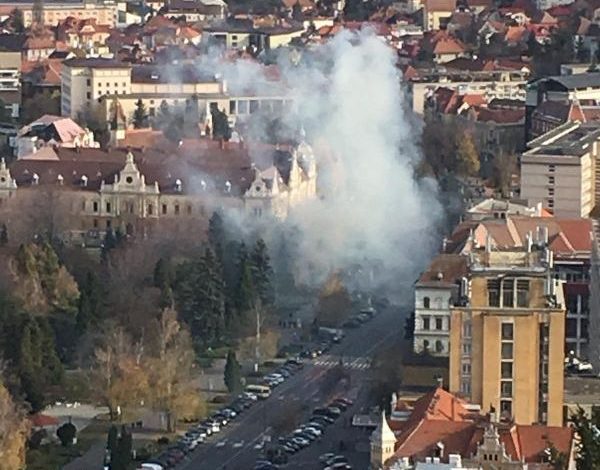 BRAŞOV. Incendiu în Parcul Central 1 incendiuparc_2.jpg
