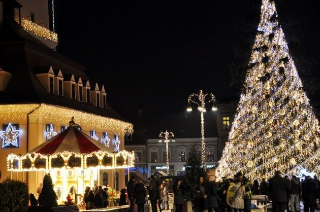 BRAŞOVUL, „oraş din poveste”! Iată PROGRAMUL sărbătorilor de iarnă, inclusiv pe cel de REVELION 1 sarbatoribrasov_2.jpg