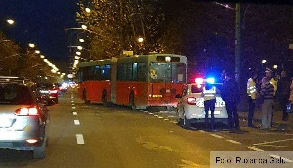 BRAŞOV. Incident la urcarea în troleibuz (FOTO) 1 whatsappimage2019-11-10at17-32-53.jpeg