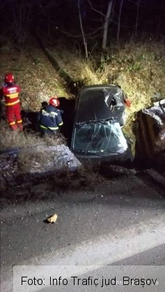 BRAȘOV. ULTIMA ORĂ. Autoturism ieșit în decor, la Cotul Donului! Două victime (Update FOTO) 1 FB_IMG_1575661320051_275815.jpg