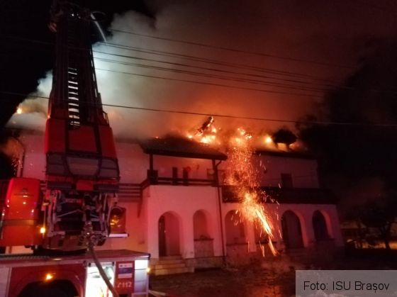 ISU BRAȘOV și COVASNA, intervenție de peste 4 ore la o pensiune în flăcări (FOTO) 1 IMG-20191207-WA0002_275819.jpg