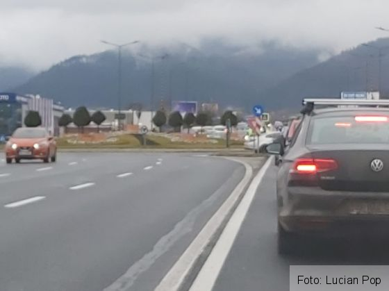 BRAȘOV. Atenție, restricție la intrarea în supermarket! Ajunul Crăciunului, extrem de aglomerat! (FOTO) 1 IMG-20191224-WA0005_276465.jpg