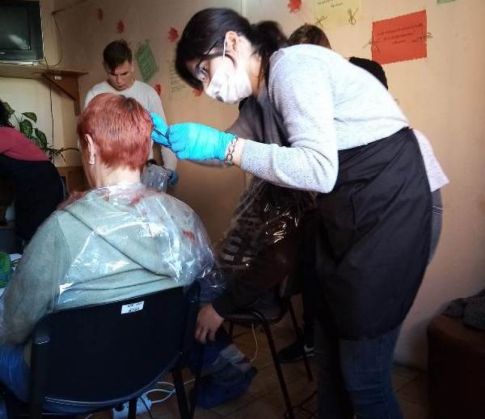 BRAȘOV. Răsfăț ca la salon. Pentru unii, a fost prima dată în viață (GALERIE FOTO) 1 WhatsApp Image 2019-12-09 at 13.58.13_275910.jpeg