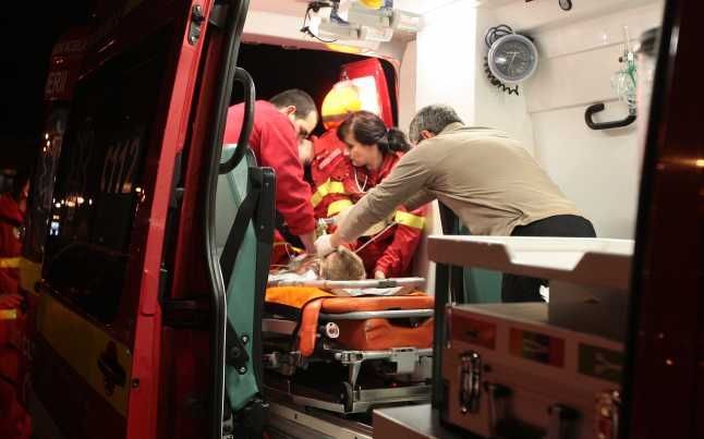 Cei care se autoaccidentează sunt pedepsiți să suporte și cheltuielile medicale 1 accident-ambulanta.jpg