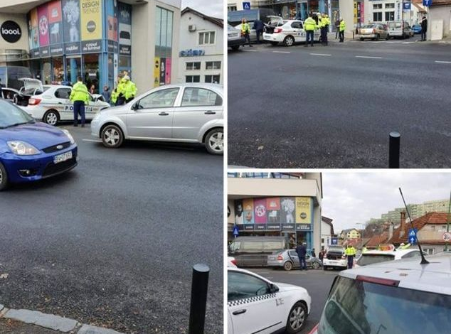 BRAȘOV. ULTIMA ORĂ. Mașină de Poliție implicată într-o coliziune (FOTO) 1 accidentpolitie_5.jpg