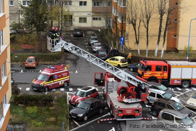 BRAŞOV. Intervenţie cu autoscara pe strada Mircea cel Bătrân! 1 autoscara_275677.jpg