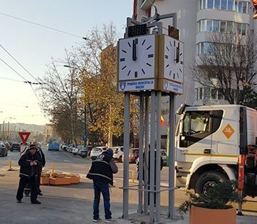 BRAŞOV. Ceas cu reglaj prin GPS, la intersecția străzilor Toamnei, Mihail Kogălniceanu și Hărmanului 1 ceas_7.jpg