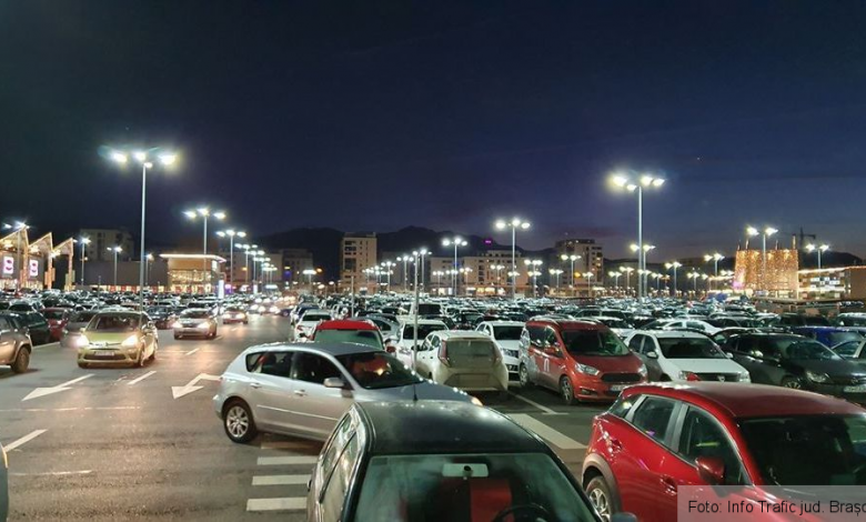 BRAȘOV. Parcarea mall-ului Coresi și altele, pline până la refuz! (FOTO) 1 parcare_9.jpg