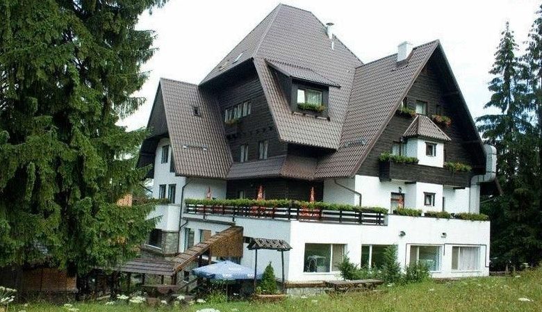 BRAȘOV. Hotelul Robinson din PREDEAL are un nou proprietar. Va fi renovat și va face parte din nișa de lux a Bookingpedia 1 robinson_4.jpg