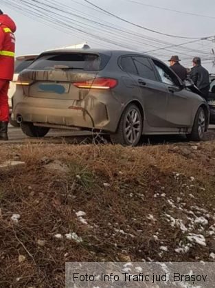 BRAȘOV. Accident între mai multe autoturisme, la Lunca Câlnicului (FOTO) 1 20200102_174941_276670.jpg