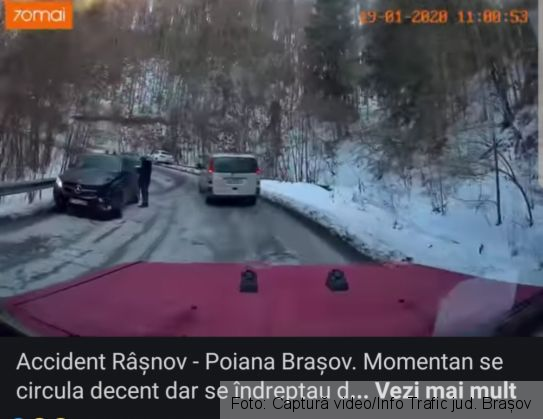 BRAȘOV. Accident între patru autoturisme, la ieșire din Poiană (FOTO) 1 20200119_115727_277175.jpg