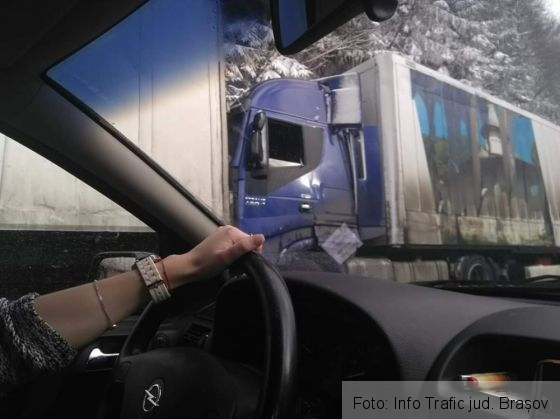 BRAȘOV. Impact între două TIR-uri, pe DN 1A! BLOCAJ (Update FOTO) 1 FB_IMG_1580301056883_277555.jpg