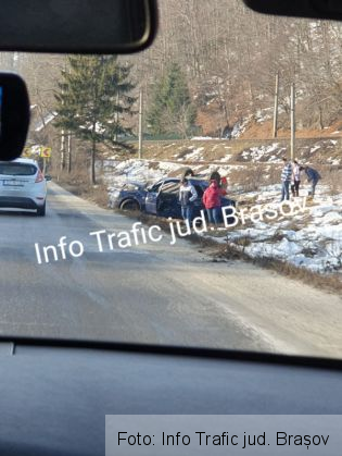 Update. BRAȘOV. La Timișul de Jos, două mașini s-au răsturnat în același loc, într-un interval de jumătate de oră 1 IMG-20200125-WA0008_277416.jpg