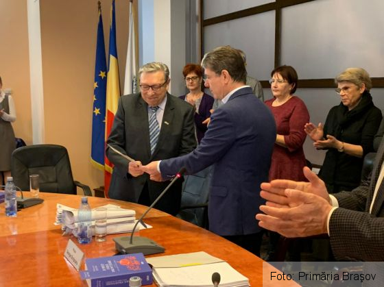 BRAŞOV. Tiberiu Roth a devenit cetăţean de onoare al oraşului (FOTO) 1 WhatsApp Image 2020-01-31 at 13.48.32_277627.jpeg