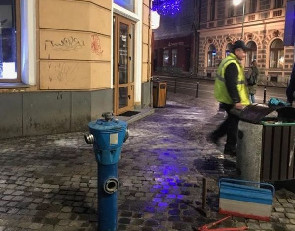 Update. BRAȘOV. Hidrant reparat, după inundația de lângă Aro Palace 1 hidrant.jpg