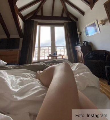 Loredana, poză cu vedere la lenjeria intimă, alături de un om de afaceri, în Poiana Brașov (FOTO 2) 1 loredana 2_276696.png