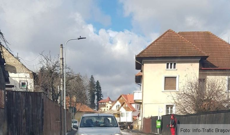 BRAŞOV. Cercetări după ce un şofer a fost acuzat că şi-a făcut un obicei din a circula pe contrasens 1 masinacontrasens.jpg