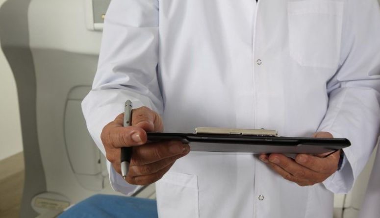 Cât va primi un medic de familie pentru un bolnav de COVID-19 monitorizat?!... 1 medic_12.jpg