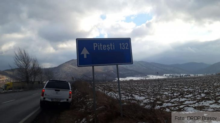 BRAȘOV. Panouri rutiere derutante, după o altă schimbare în trafic (FOTO) 1 panouri gresite 5_277358.jpg