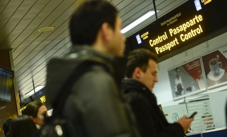 BRAȘOV. Despre studenții întorși din China - clarificări de la Universitatea Transilvania 1 studenti-aeroport.jpg