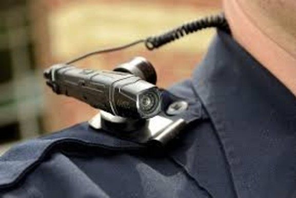 BRAȘOV. Polițiștii vă pot înregistra audio-video fără consimțământ, în anumite condiții - NOUTĂȚI LEGISLATIVE! 1 videopolitisti.jpg