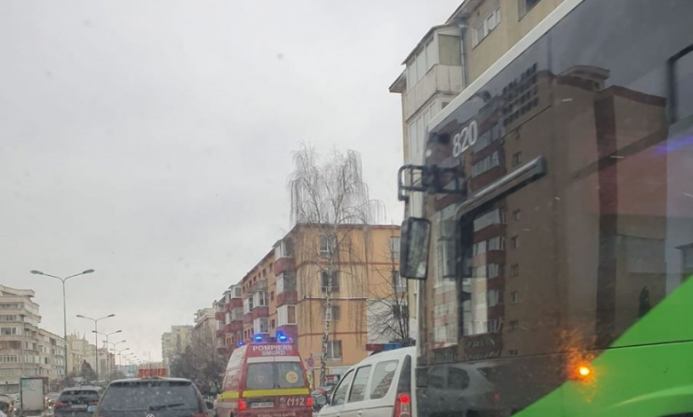 BRAŞOV. Persoană căzută într-un autobuz RATBV, pe Calea Bucureşti (FOTO) 1 autobuz_29.jpg