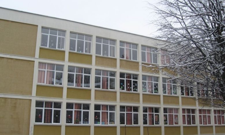 BRAȘOV. Vremea rea întrerupe cursurile în trei școli 1 centru-scoala3.jpg