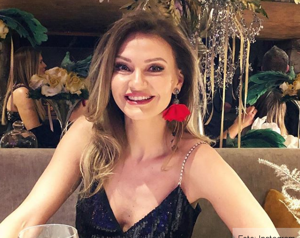 Dana Războiu, după două căsătorii eşuate: „Dacă nu treci prin etapa de doliu, nu ai cum să o îngropi” 1 danarazboiu.png