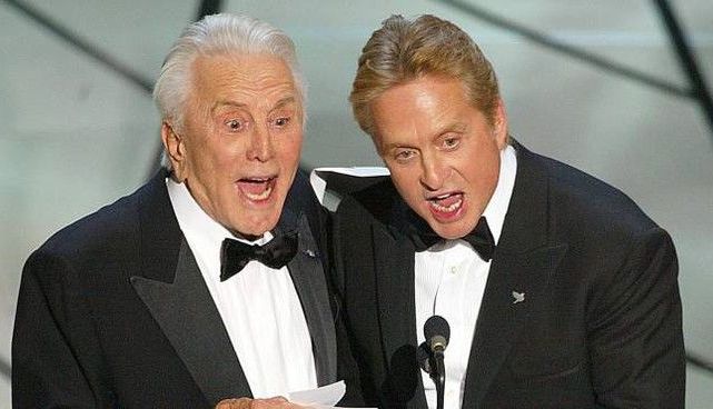 Kirk Douglas nu și-a lăsat averea de peste 61 de milioane de dolari familiei! Cine va beneficia de ea?! 1 descrcare.jpeg