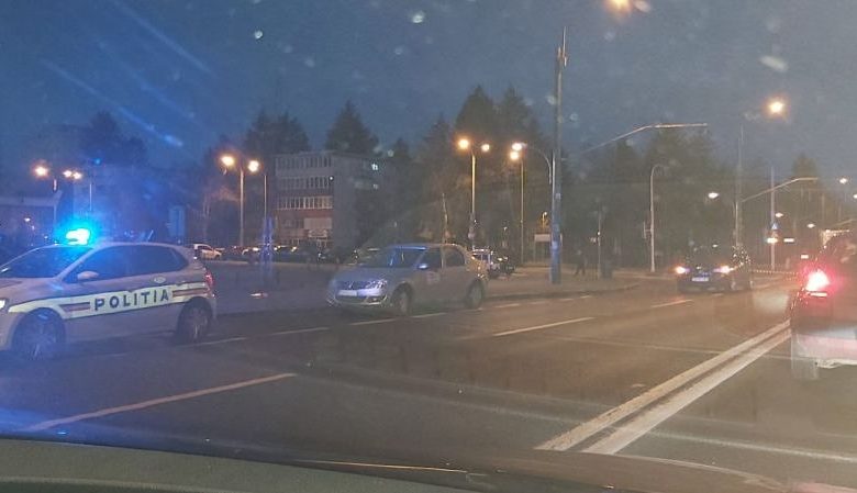 BRAȘOV. Pieton lovit de mașină, după o coliziune produsă lângă Orizont (FOTO) 1 img-20200212-wa0001.jpg