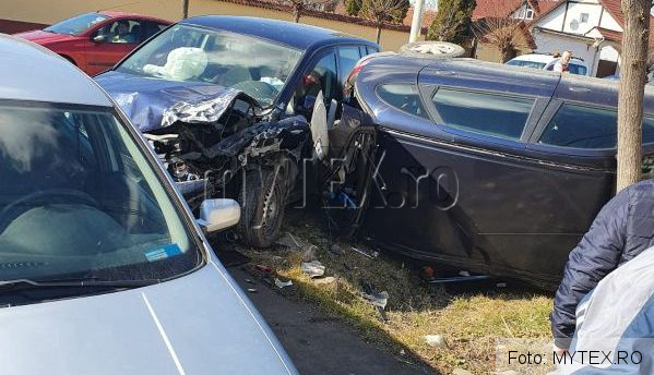 Update. BRAȘOV. Trei mașini avariate în accidentul din Sânpetru 1 img-20200228-wa0013.jpg