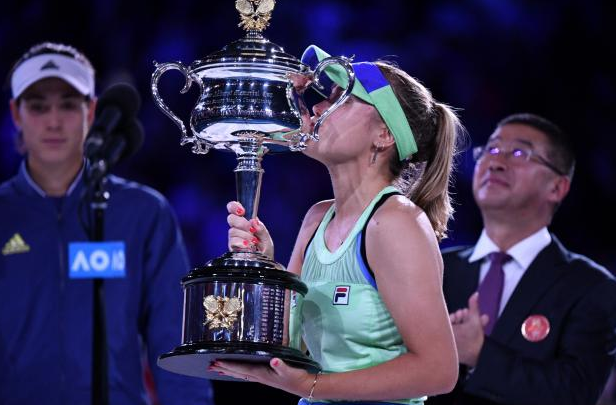 La 21 de ani, PRIMUL TITLU de Grand Slam! 1 kenin.png