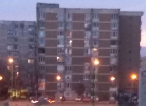 BRAȘOV. Bătrână „izolată”: „Vă rog din suflet! Mi-e foame! Vă dau banii când iau pensia” 1 bloc-batrana.jpg