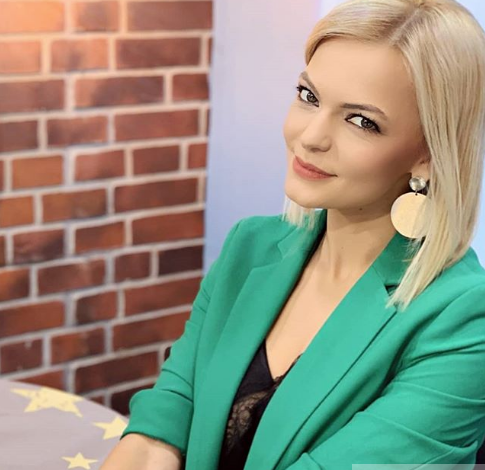 Lavinia Petrea, pauză de la pupitrul știrilor PRO TV 1 laviniapetrea.png